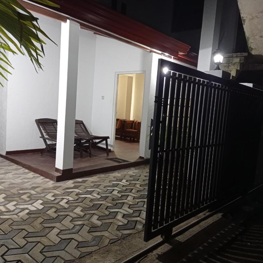 Surf & Salt Apartment Weligama Ngoại thất bức ảnh